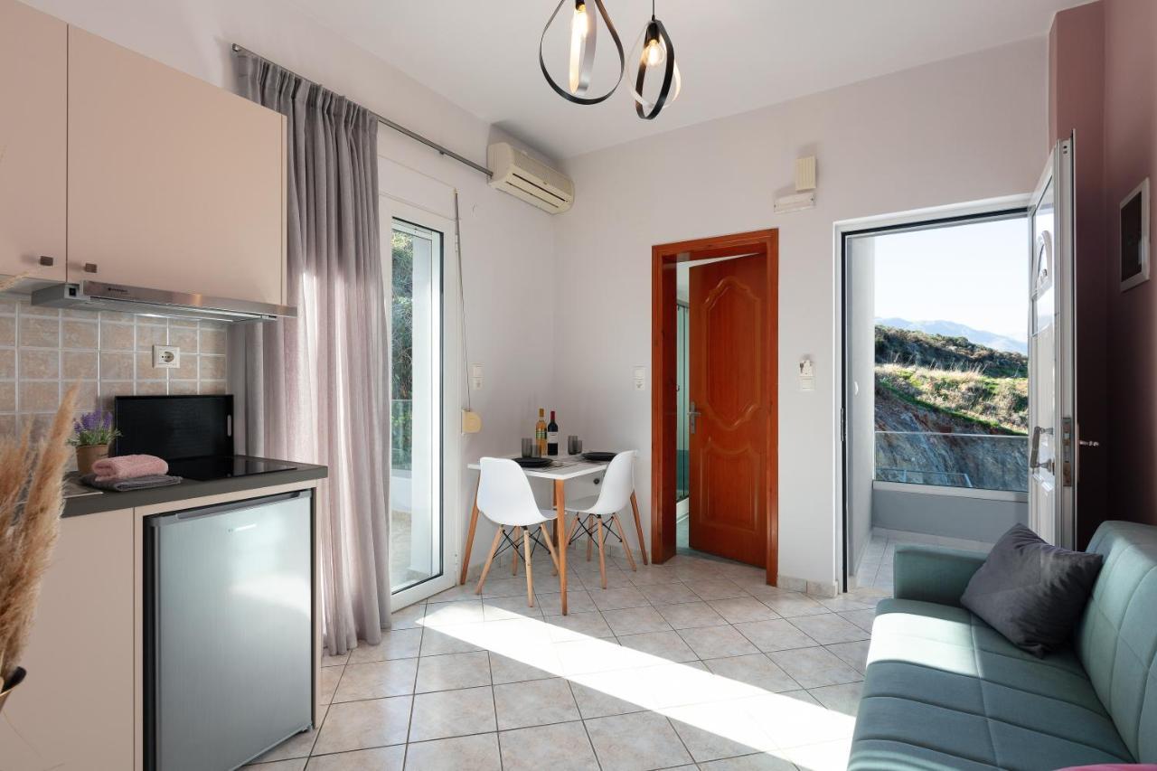 Pietra Di Mare Aparthotel Petres  Eksteriør bilde