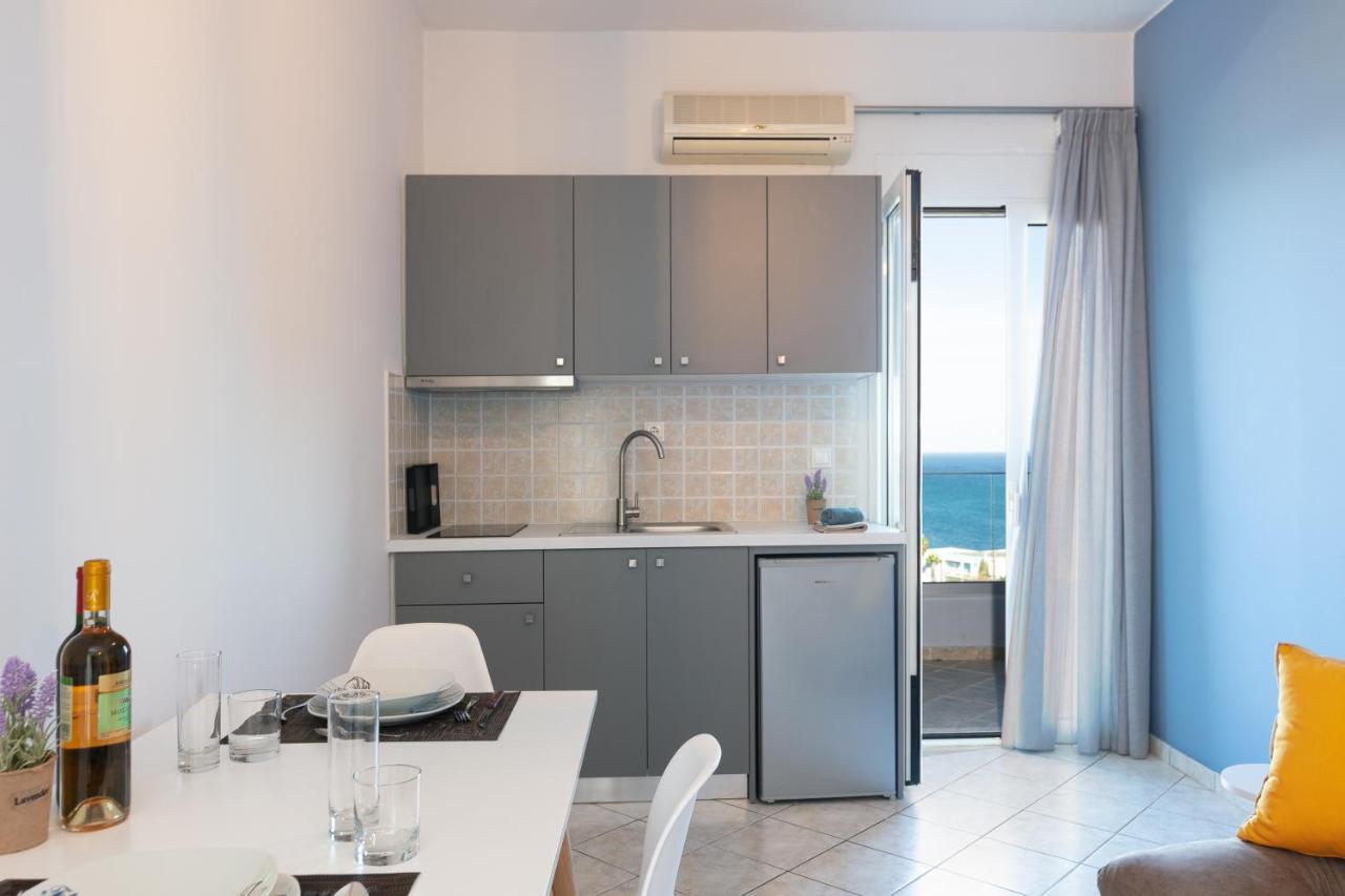 Pietra Di Mare Aparthotel Petres  Eksteriør bilde